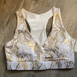 NWT on the go medium impact sports bra